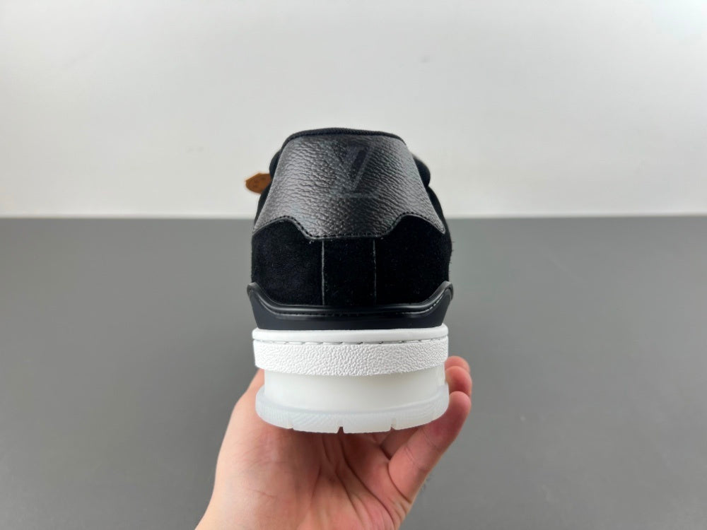 Louis Vuitton Trainer Black/White.
