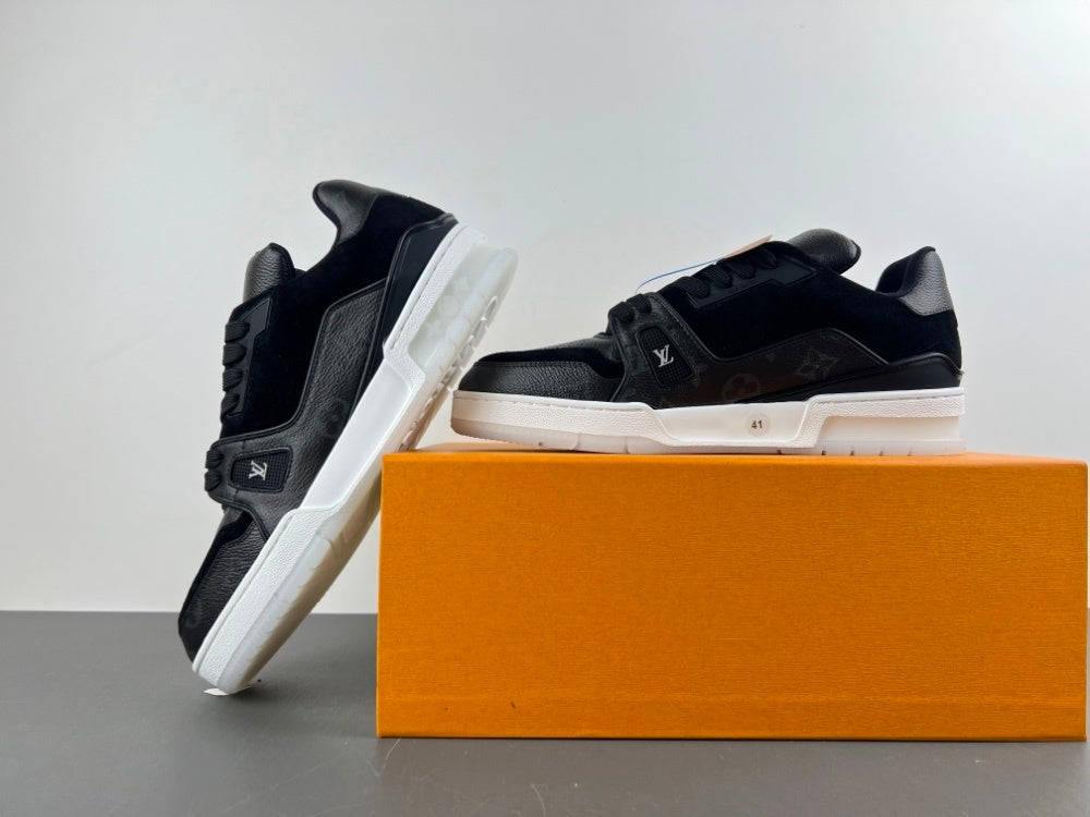 Louis Vuitton Trainer Black/White.