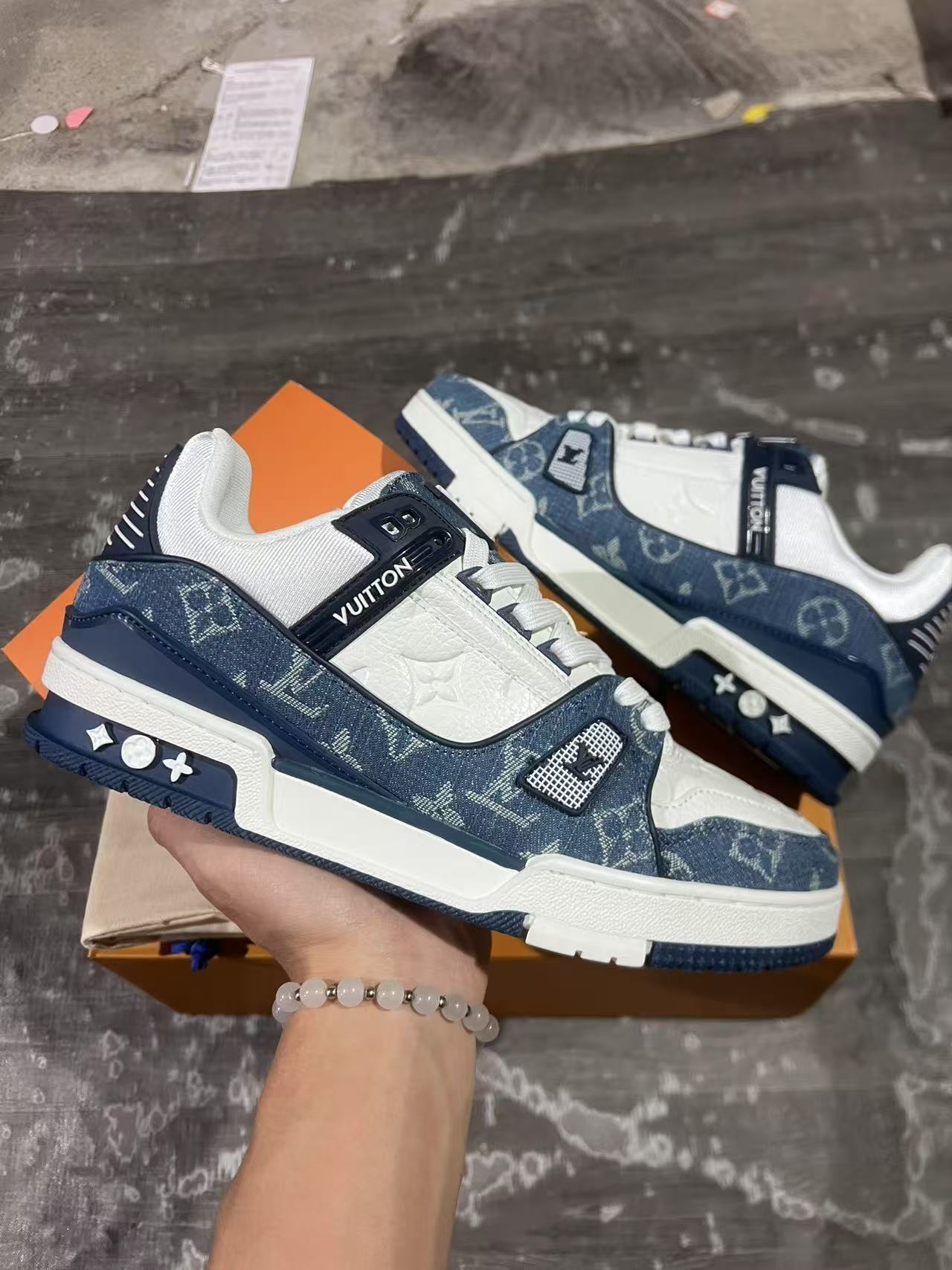 Louis Vuitton Trainer Blue/White.