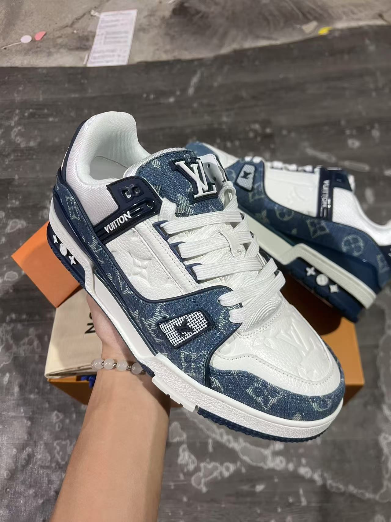 Louis Vuitton Trainer Blue/White.