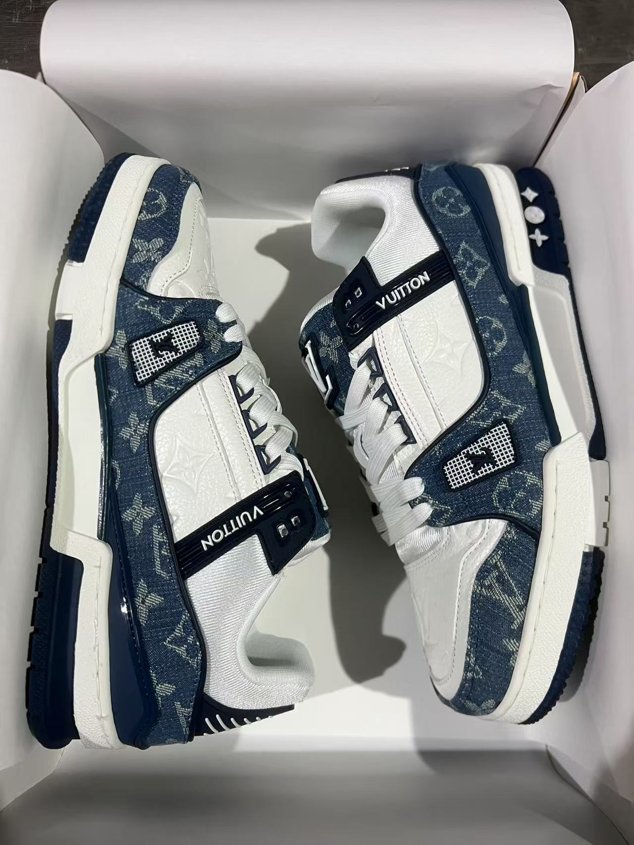 Louis Vuitton Trainer Blue/White.