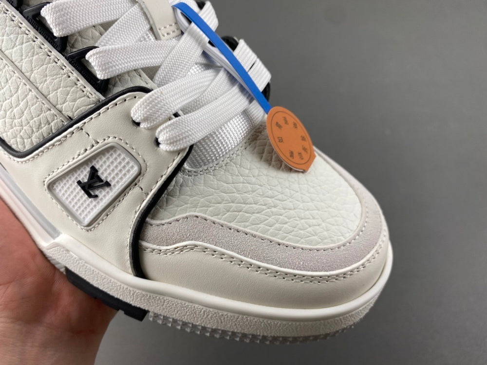 Louis Vuitton LV Trainer White/Black.